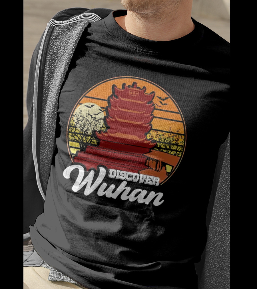 Discover Wuhan Pagoda Vintage Sunset Scene T-Shirt