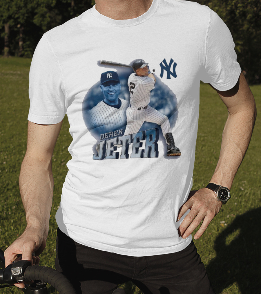 Derek Jeter New York Yankees Swing Baseball Legend T-Shirt