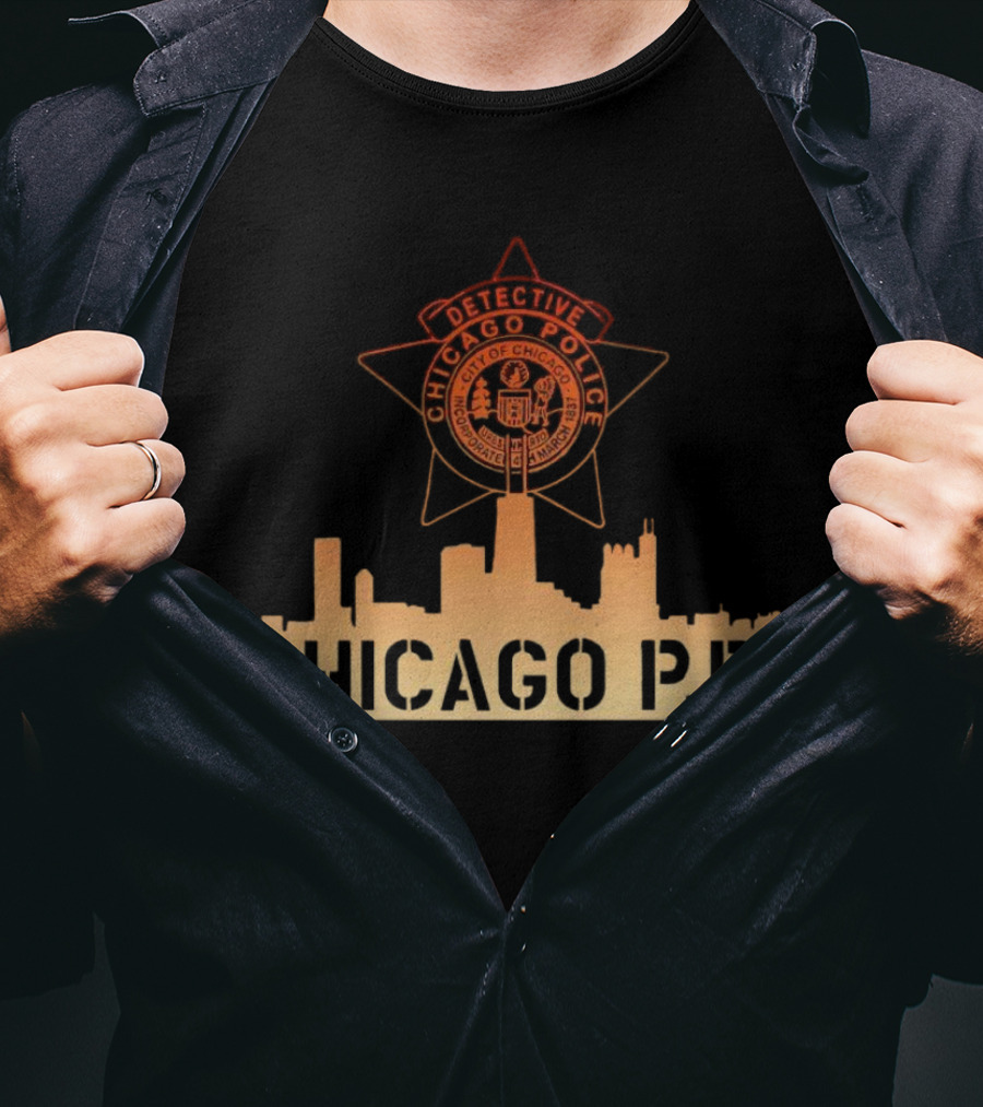 Chicago P.D. Detective Chicago Police Badge And City Skyline T-Shirt