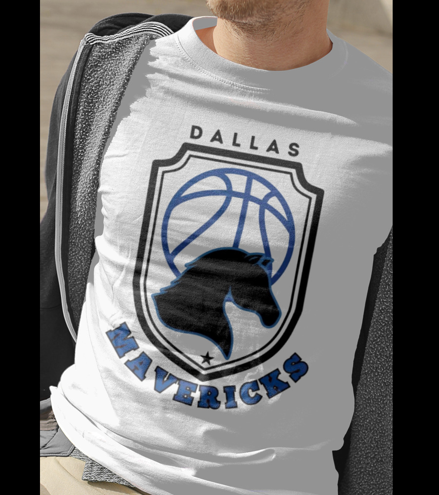 Dallas Mavericks Vintage NBA Basketball Logo Horse Emblem T-Shirt