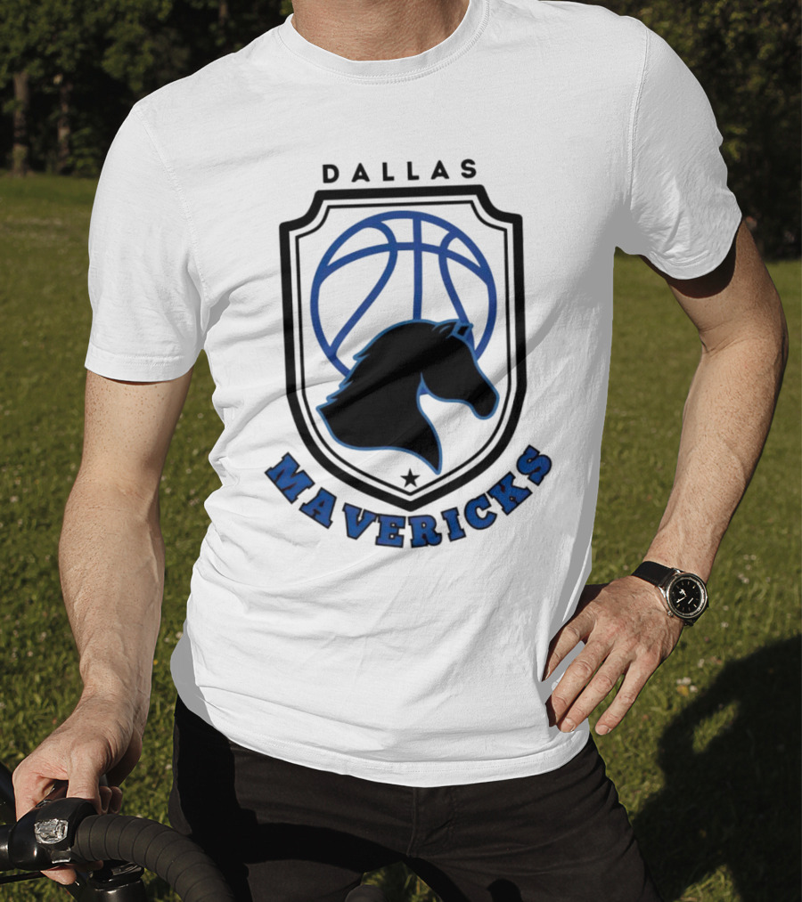 Dallas Mavericks Vintage NBA Basketball Logo Horse Emblem T-Shirt