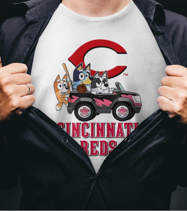 Cincinnati Reds Bandit Chilli Aunt Trixie Heeler Jeep T-Shirt