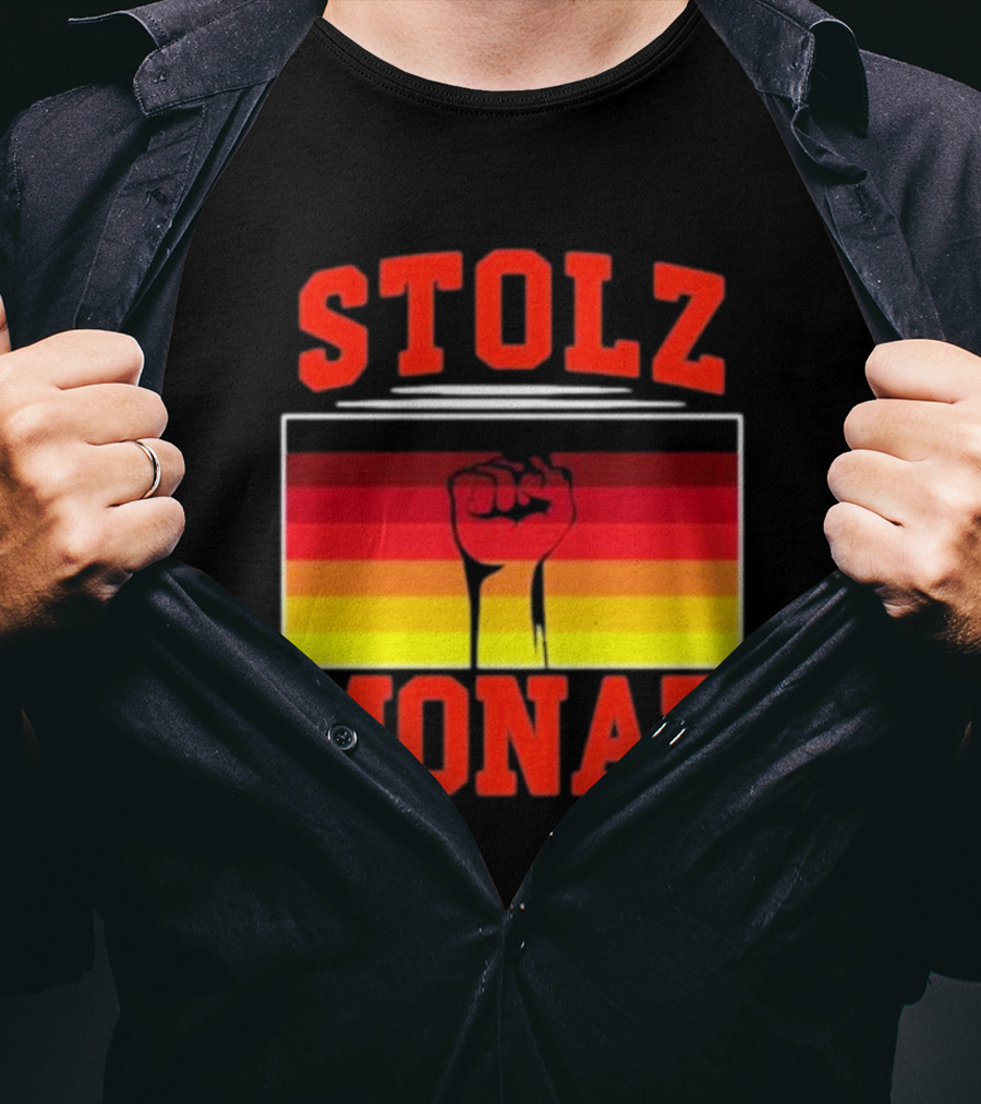 Stolz Monat Fist With German Flag Colors T-Shirt