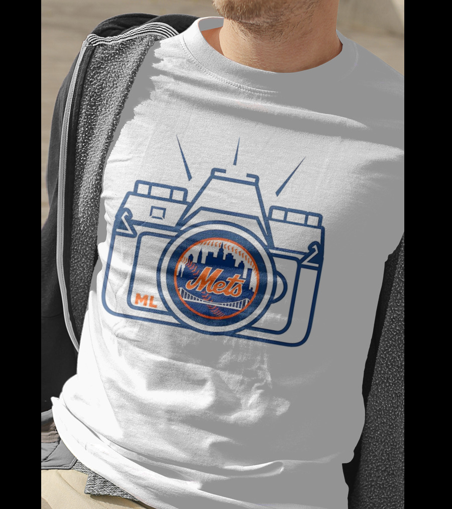 New York Mets Francisco Alvarez Marc Levine Camera T-Shirt