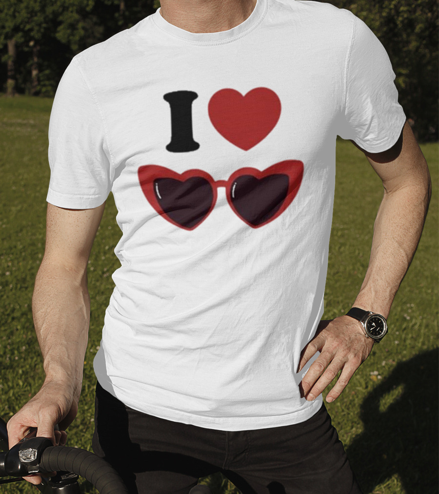 Chiara Oliver Camiseta I Love Chiara Heart Sunglasses T-Shirt