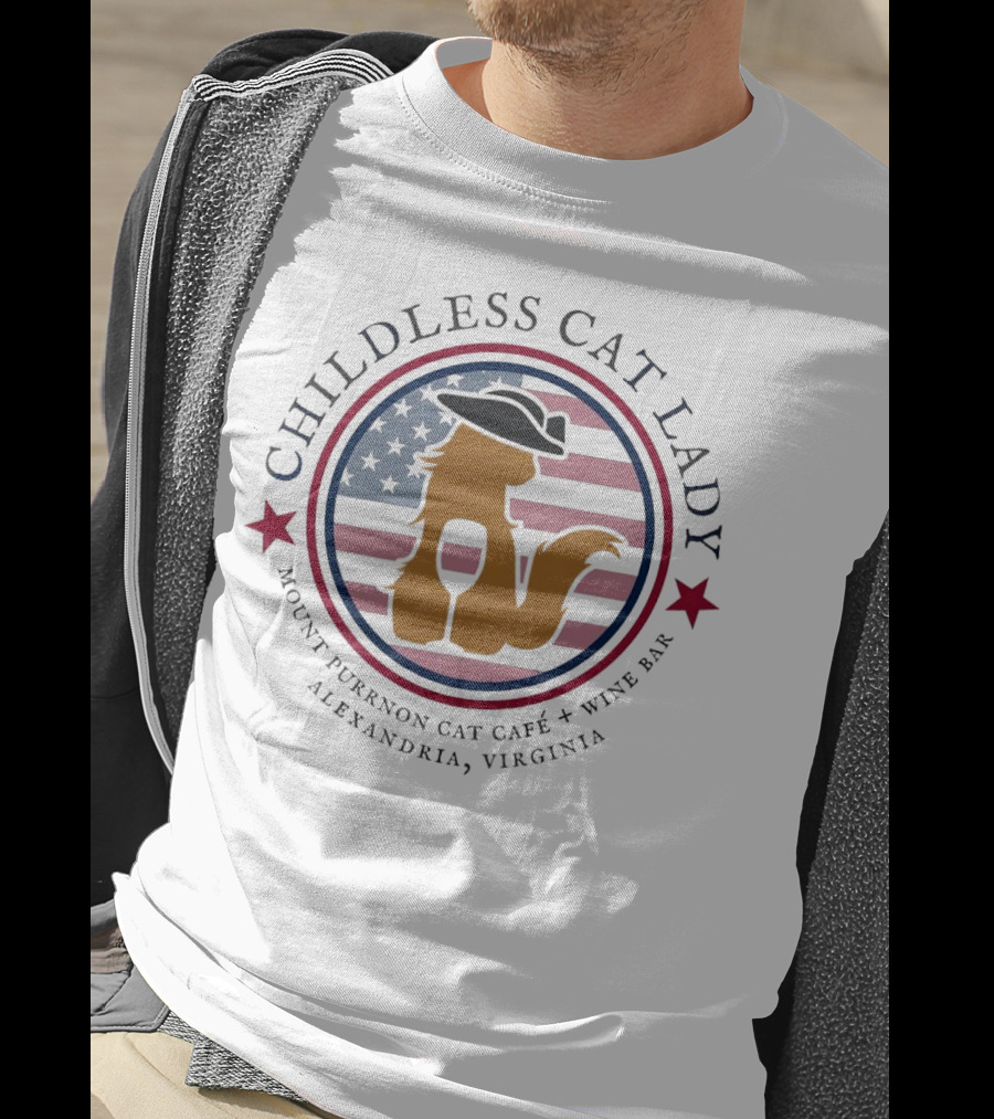 Childless Cat Lady Mount Purrnon Cat Café Wine Bar Alexandria Virginia American Flag Hat And Wine Glass Cat T-Shirt