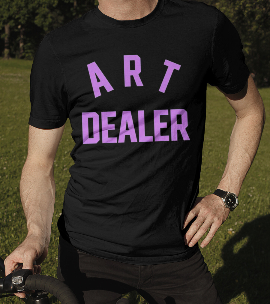 ART DEALER Classic Bold Typography T-Shirt
