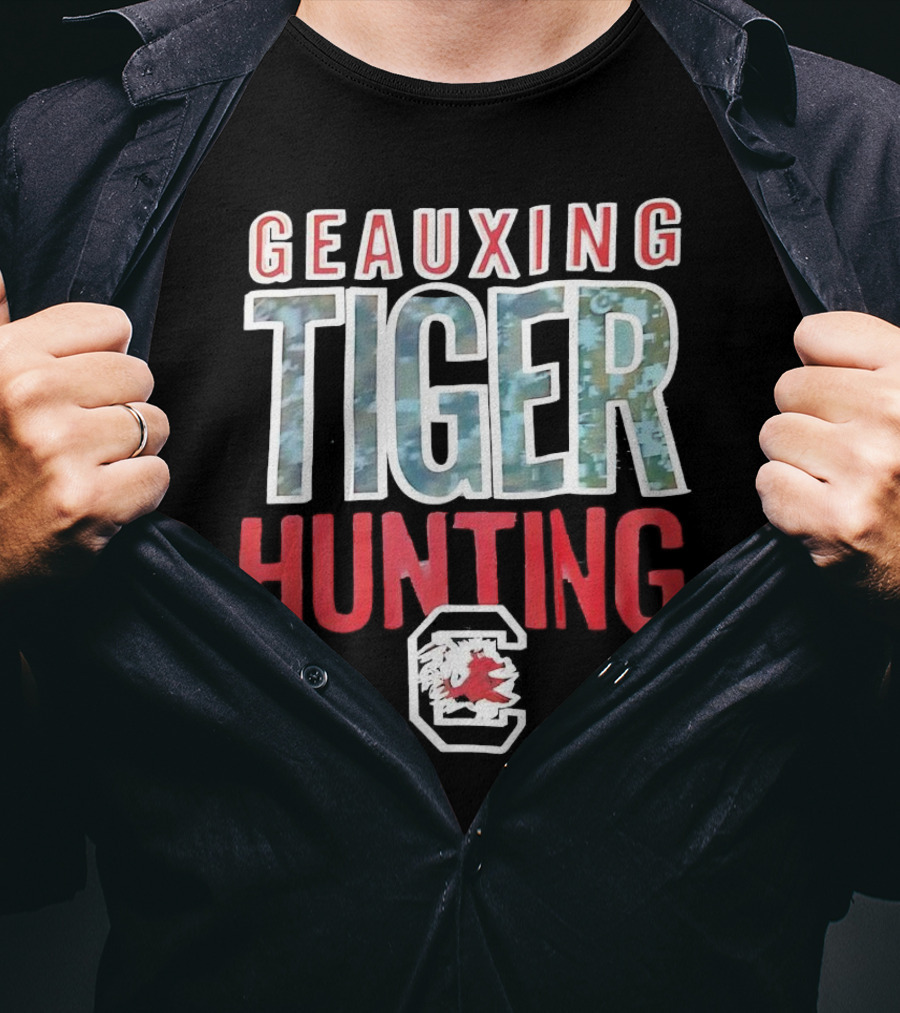 Geauxing Tiger Hunting South Carolina Gamecocks C T-Shirt