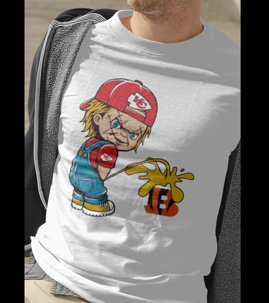 Kansas City Chiefs Chucky Pissing On Cincinnati Bengals T-Shirt