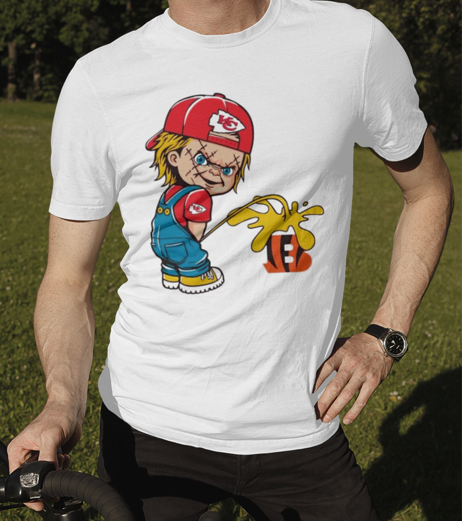 Kansas City Chiefs Chucky Pissing On Cincinnati Bengals T-Shirt