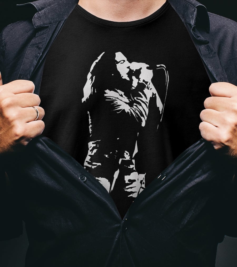 Eddie Vedder Pearl Jam Mic Performance T-Shirt