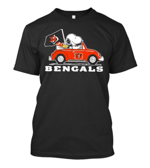 Snoopy And Woodstock Driving Cincinnati Bengals Car With Flag T-Shirt