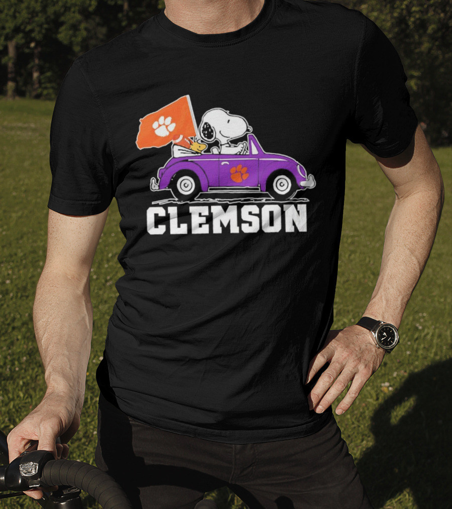 Snoopy And Woodstock In Purple Car With Clemson Flag T-Shirt