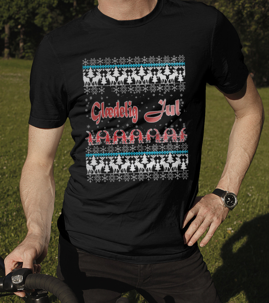 Glædelig Jul Christmas Denmark Snowflakes Trees Nordic T-Shirt