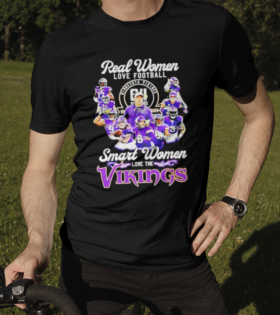 Real Women Love Football Smart Women Love The Minnesota Vikings Players Signatures T-Shirt