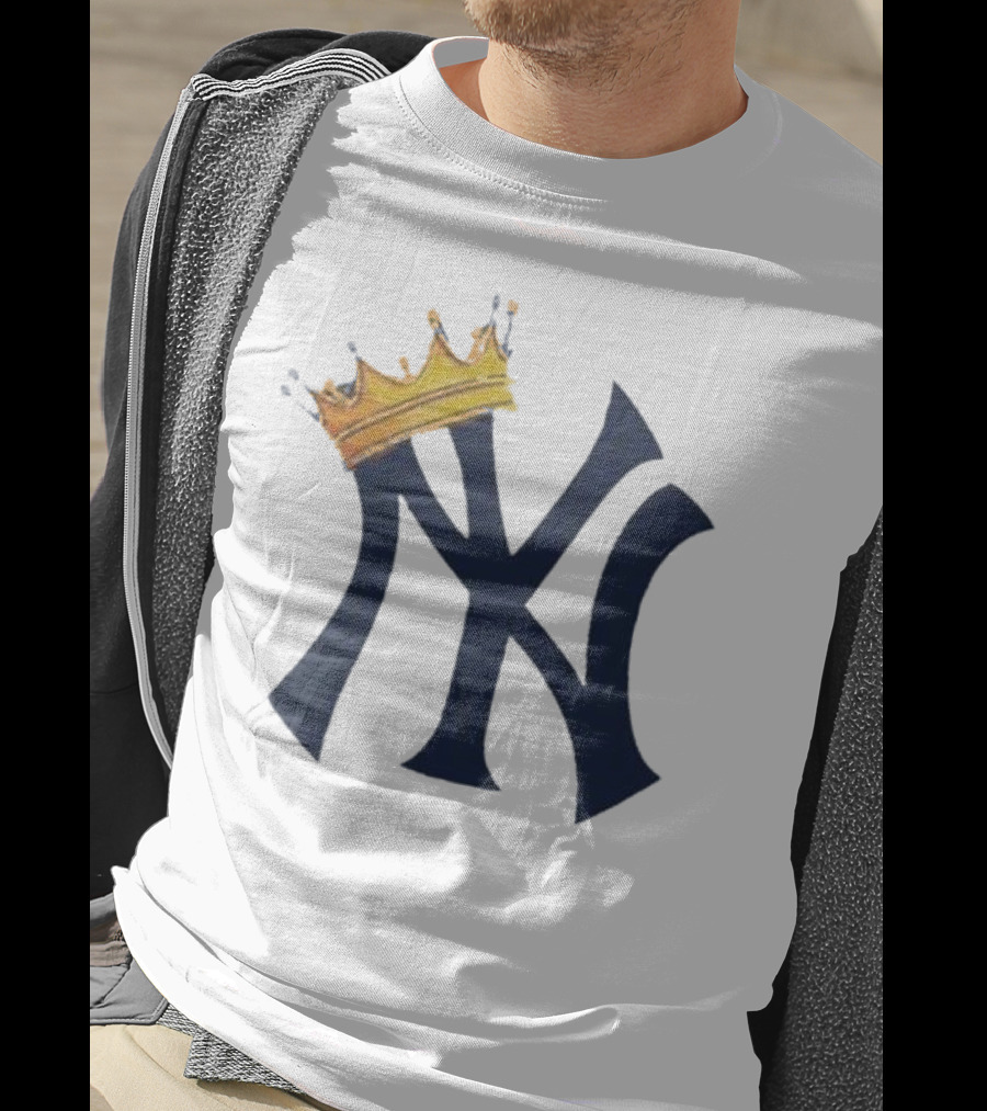 New York Yankees Logo With Crowned King Emblem T-Shirt