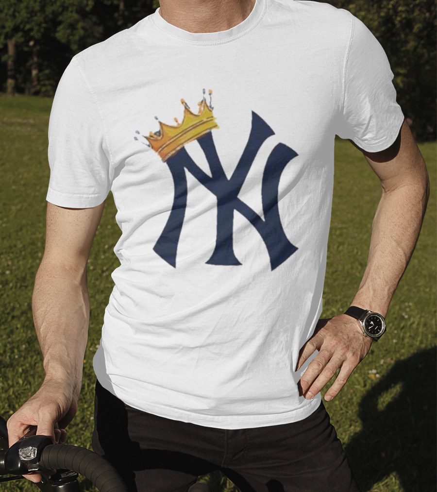 New York Yankees Logo With Crowned King Emblem T-Shirt