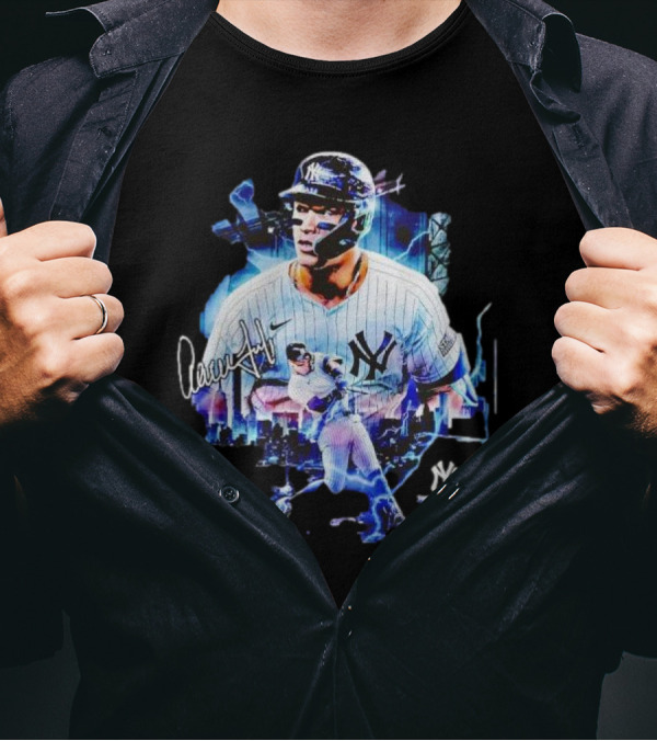 Aaron Judge New York Yankees Signature Vintage Skyline Baseball T-Shirt