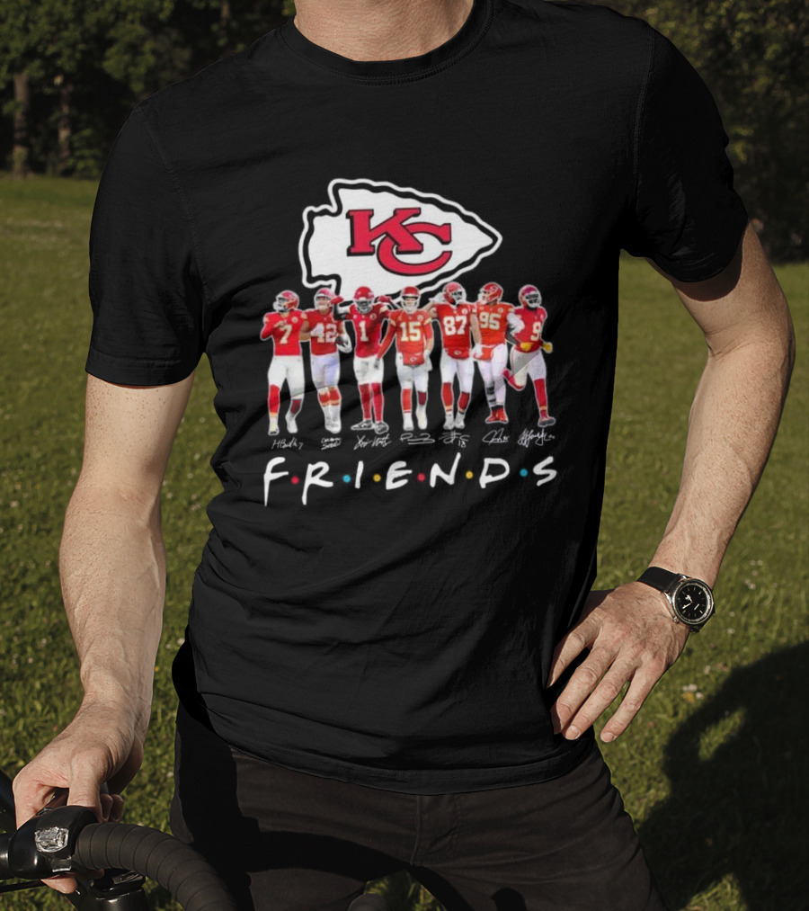 Kansas City Chiefs Friends Signatures Football Team T-Shirt