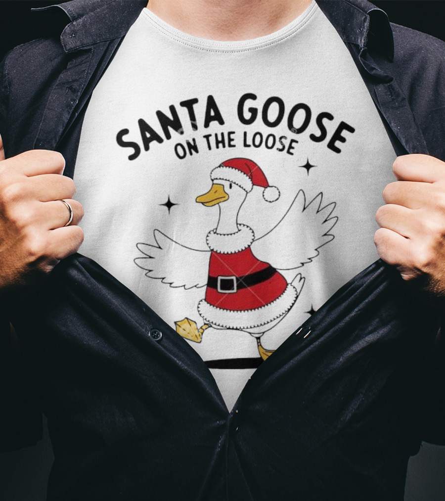 Santa Goose On The Loose Christmas Festive Holiday Fun T-Shirt