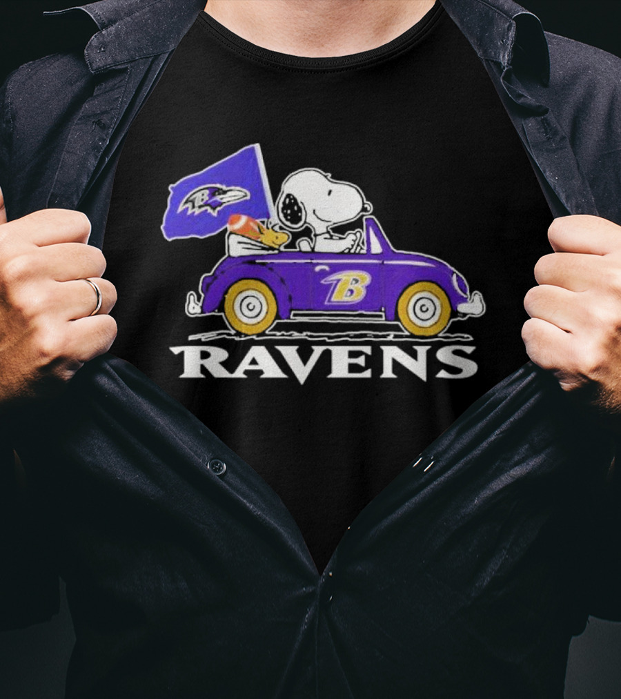 Snoopy And Woodstock Driving Ravens Car With Flag T-Shirt