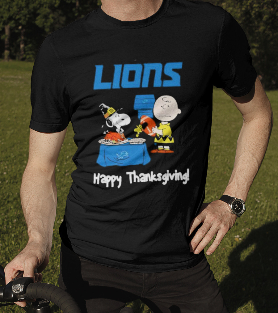 Lions Peanuts Charlie Brown Snoopy Happy Thanksgiving Football Feast T-Shirt
