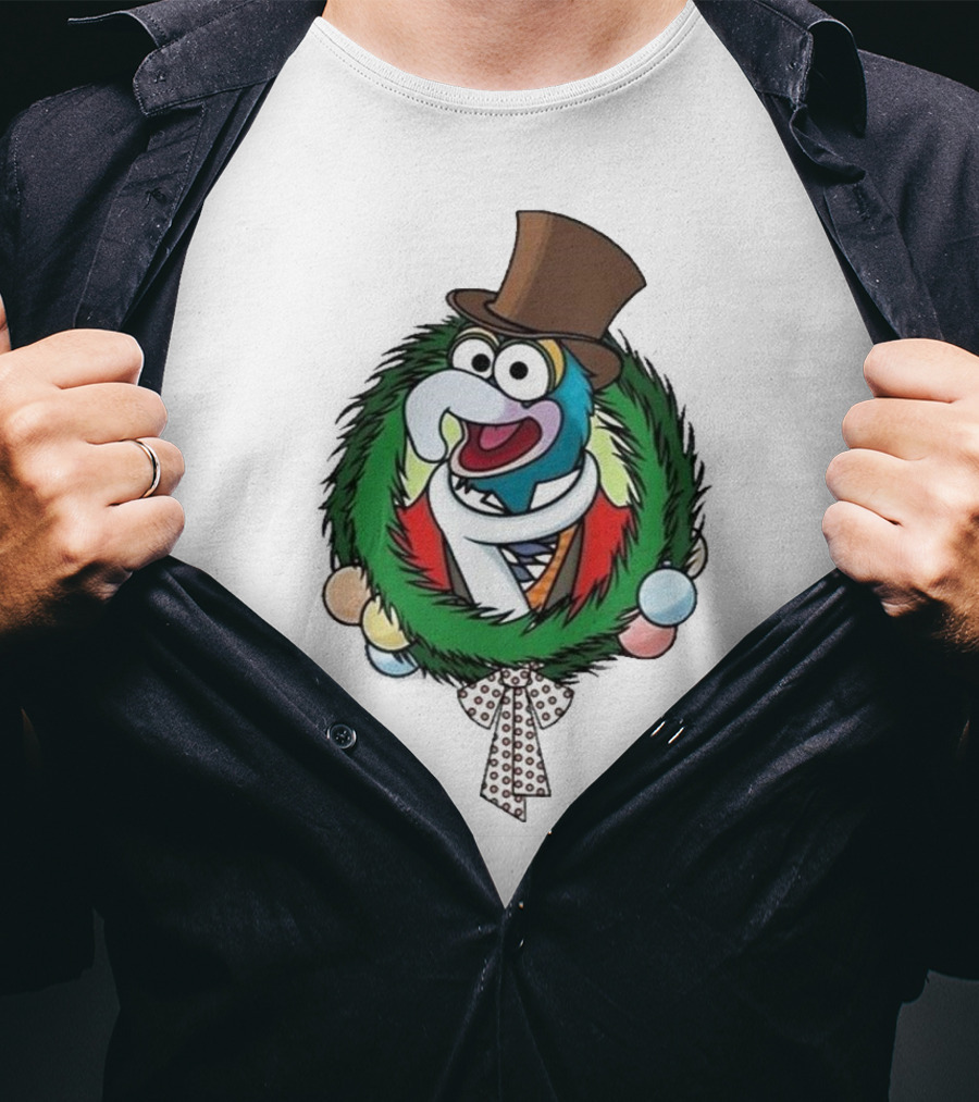 Cute Gonzo The Muppet Christmas Carol Wreath T-Shirt