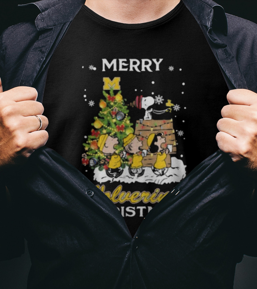 Merry Michigan Wolverines Snoopy And Friends Christmas T-Shirt