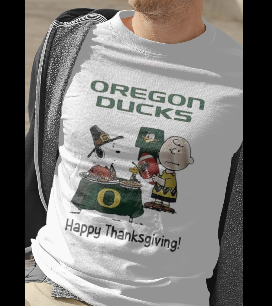 Oregon Ducks Peanuts Happy Thanksgiving Football T-Shirt