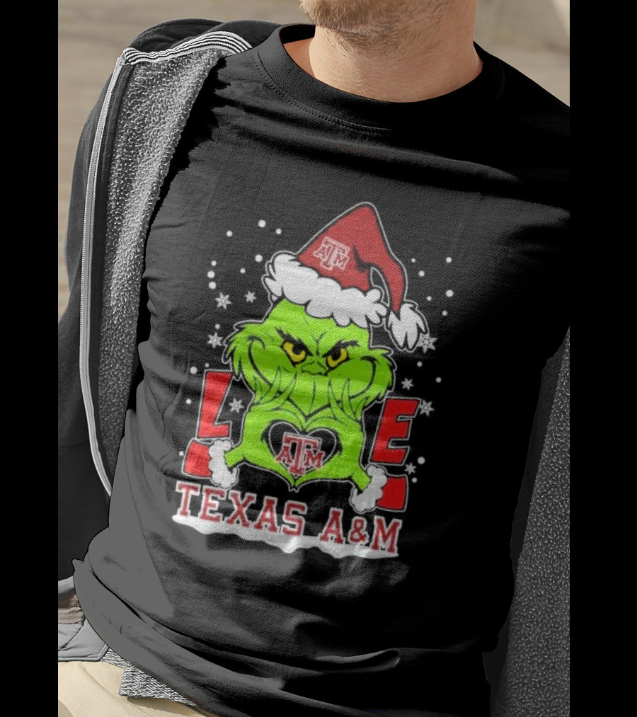 Grinch Heart Hands Love Texas A&M Aggies Christmas Santa Hat T-Shirt