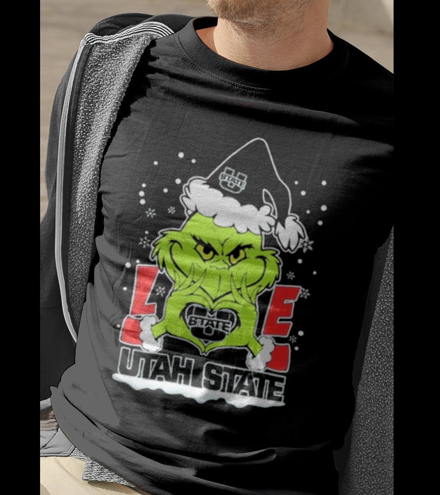 The Grinch Love Utah State Aggies Football Christmas T-Shirt