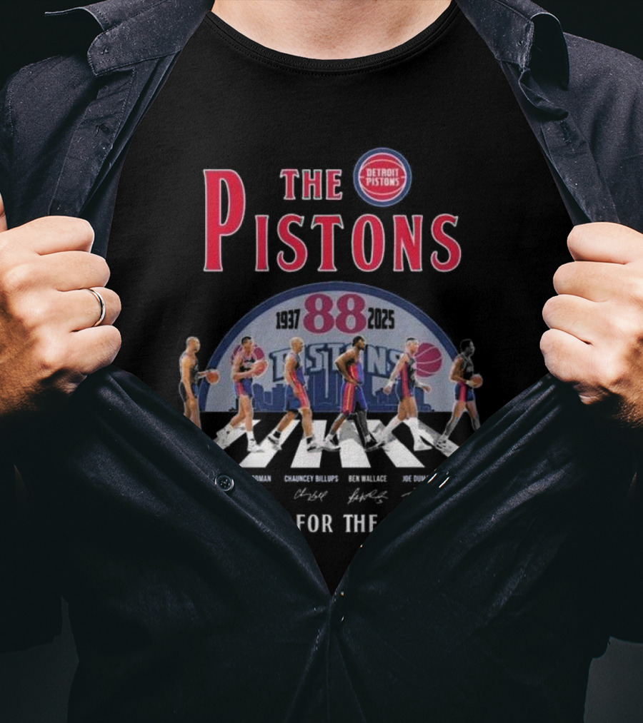 The Pistons 88 1937-2025 Thank You For The Memories Walking Signatures Grant Hill Dennis Rodman Chauncey Billups Ben Wallace Joe Dumars Isiah Thomas T-Shirt