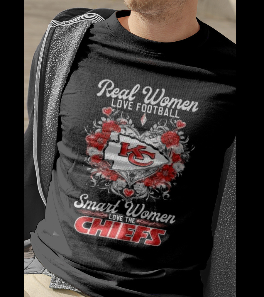 Real Women Love Football Smart Women Love The Chiefs KC Flower Heart T-Shirt
