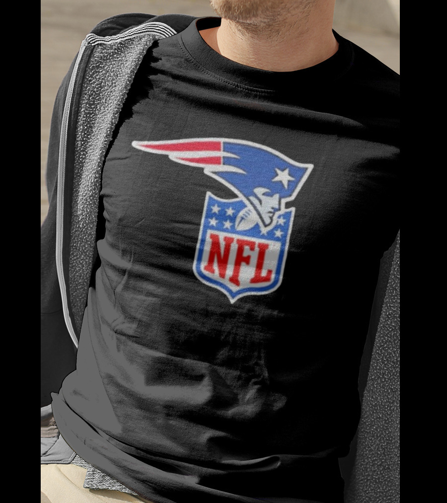 New England Patriots NFL Shield Logo Mashup T-Shirt