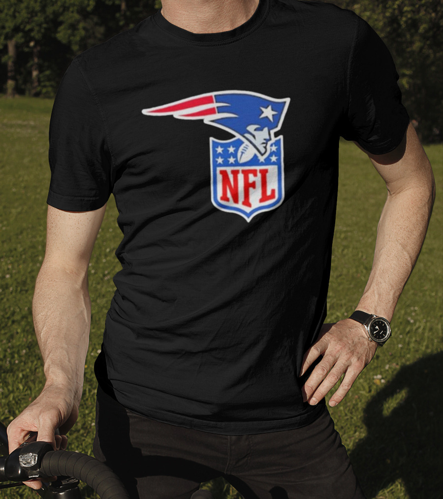 New England Patriots NFL Shield Logo Mashup T-Shirt