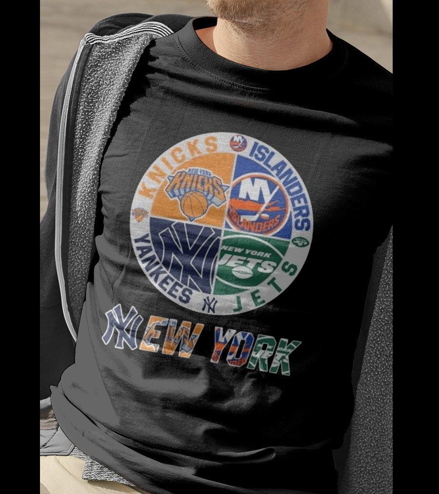 New York Knicks Islanders Yankees Jets Circle Logo New York T-Shirt