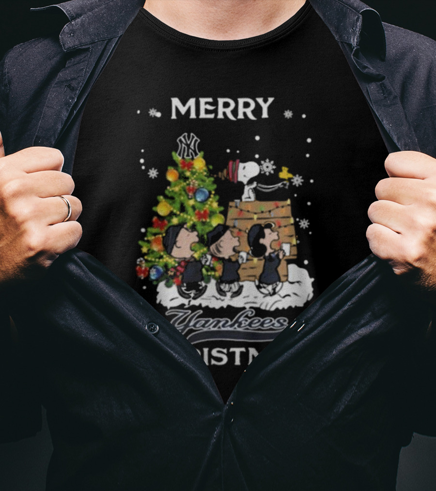 Merry Yankees Christmas Snoopy And Friends T-Shirt