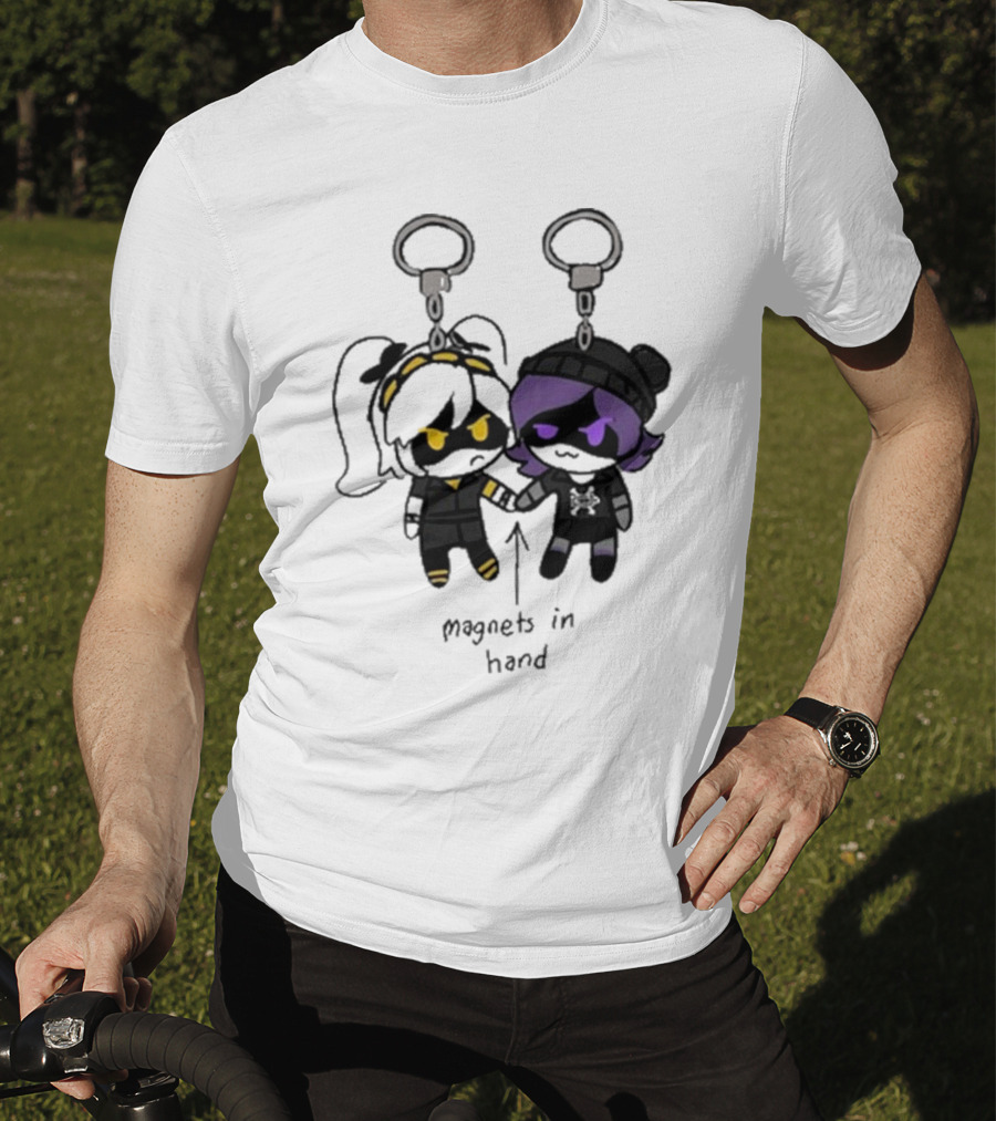 Juzi Chibi Keychain Magnets In Hand T-Shirt