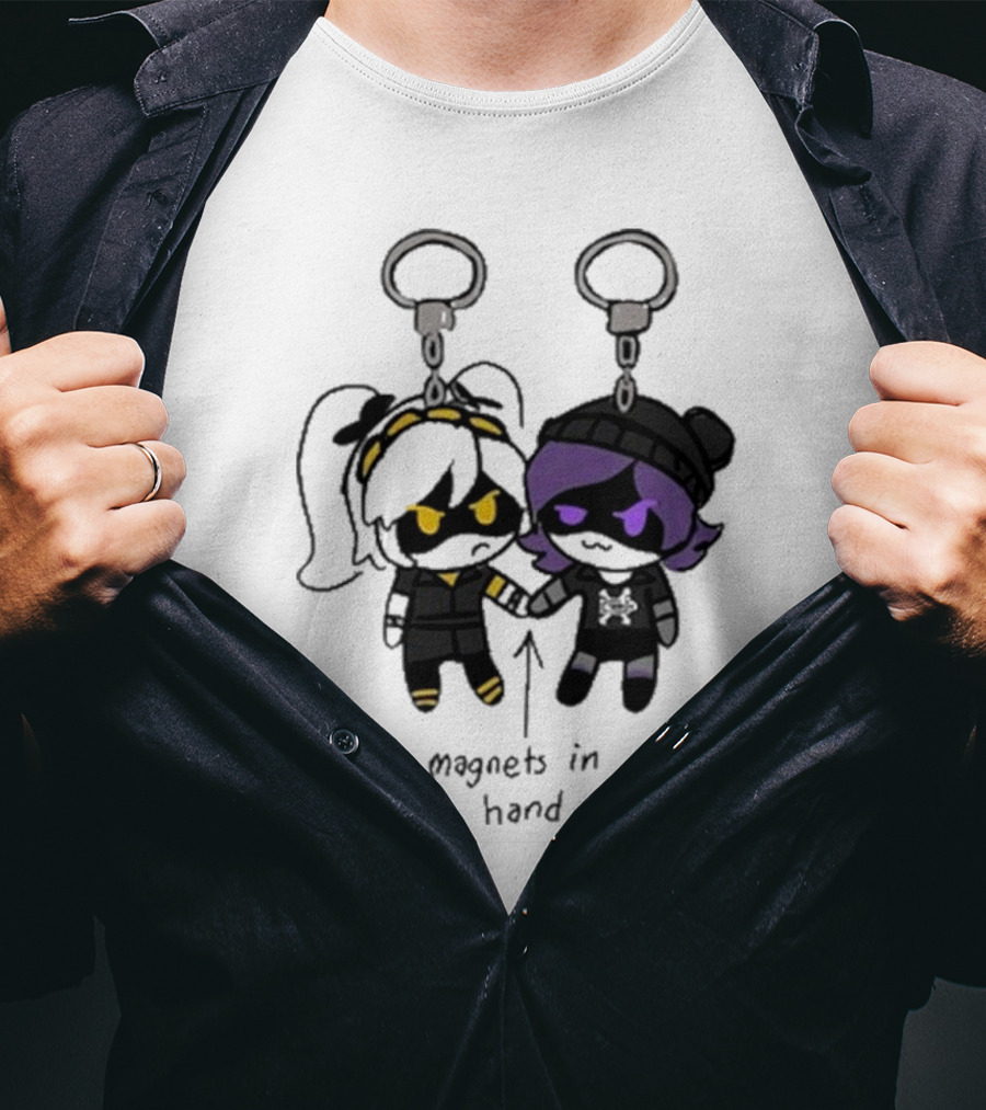 Juzi Chibi Keychain Magnets In Hand T-Shirt