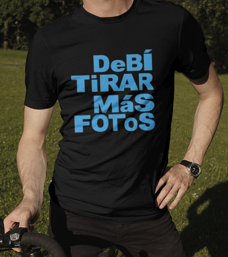 Debí Tirar Más Fotos DTMF Bold Blue Text T-Shirt
