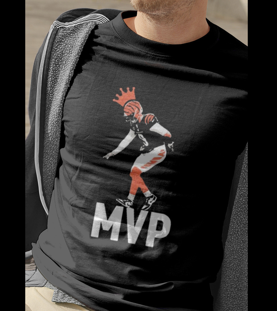 Lfg Cincy Jackpot Joey Mvp Football Player Illustration With Crown T-Shirt