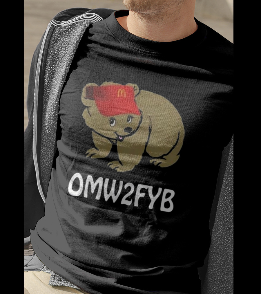 OMW2FYB Bear With Red Cap T-Shirt