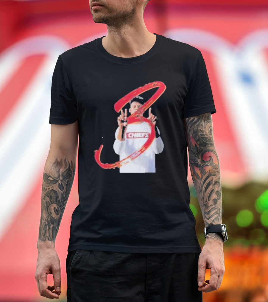 Patrick Mahomes Chiefs Super Bowl LIX Three-Peat Celebration T-Shirt