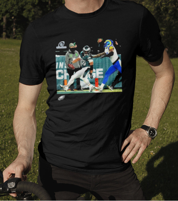 Philadelphia Eagles NFL Playoffs Divisional Round Action Scene With Saquon Barkley And Opponent T-Shirt