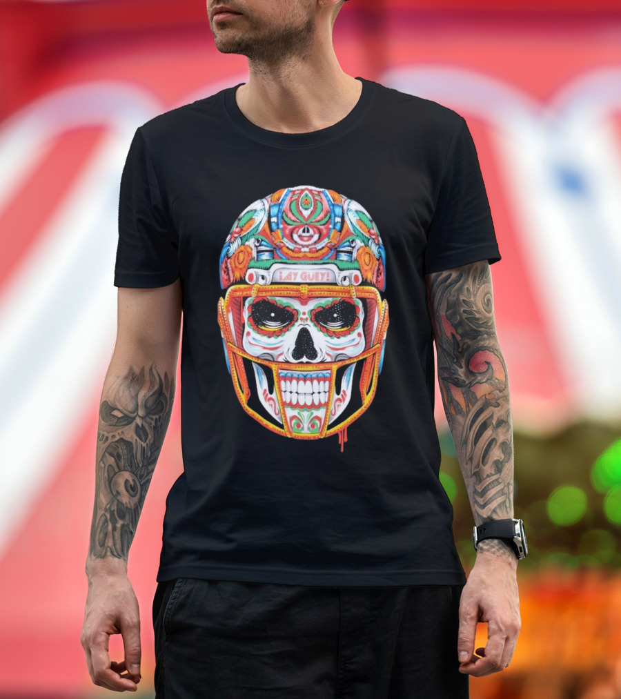 Primera De 10 ¡Ay Güey! Colorful Skull Football Helmet T-Shirt