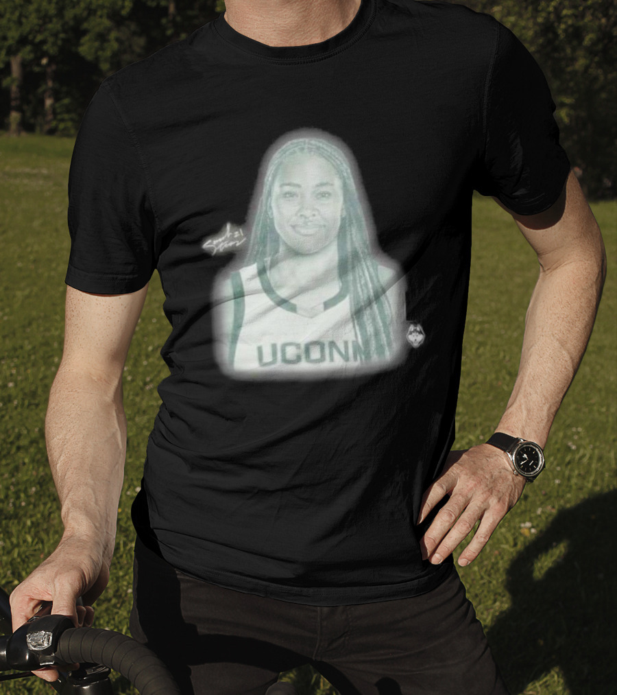 Sarah Strong UConn Huskies Signature Pencil Drawing T-Shirt