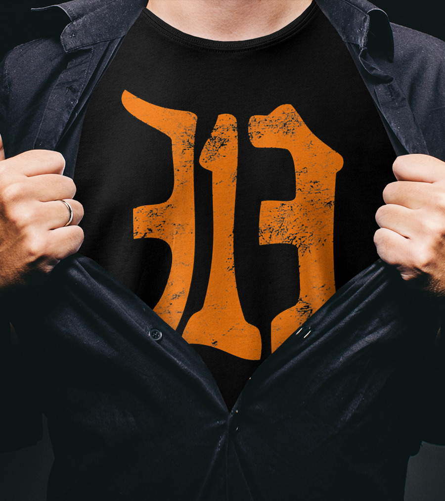 313 Detroit Michigan Vintage Old English D Area Code T-Shirt