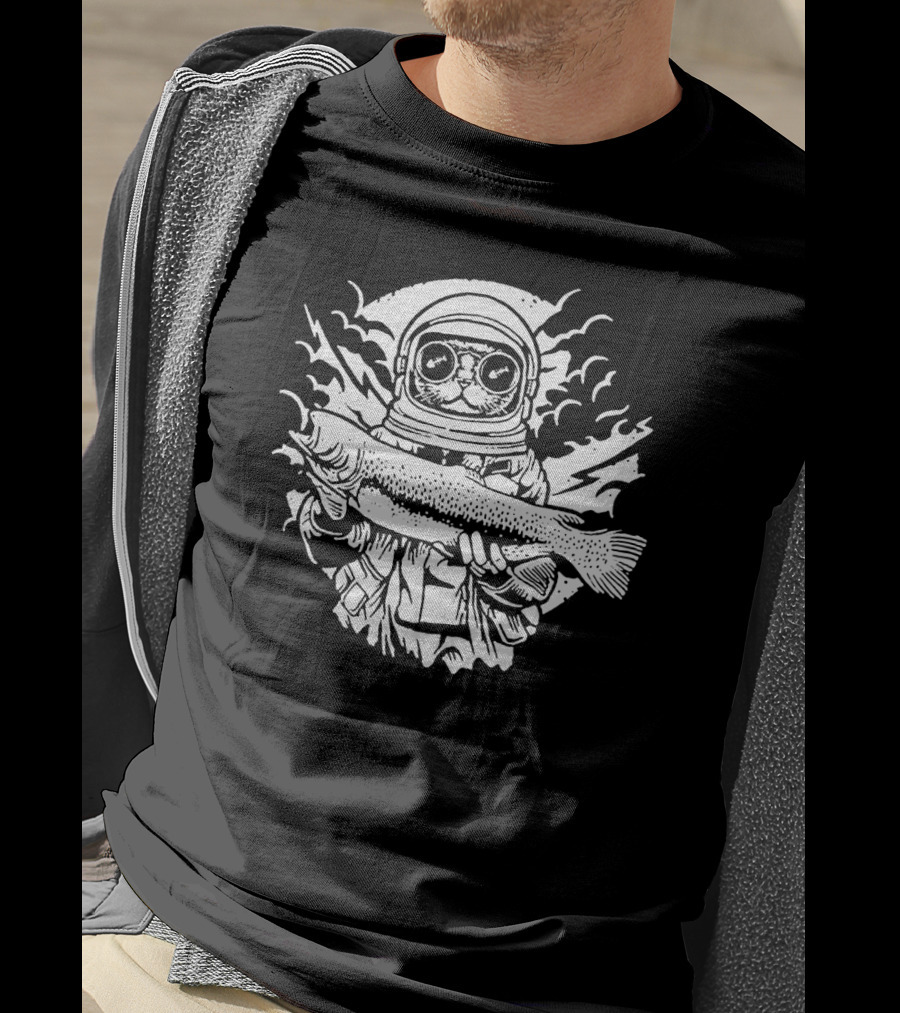 Astronaut Cat Holding Fish In Space T-Shirt