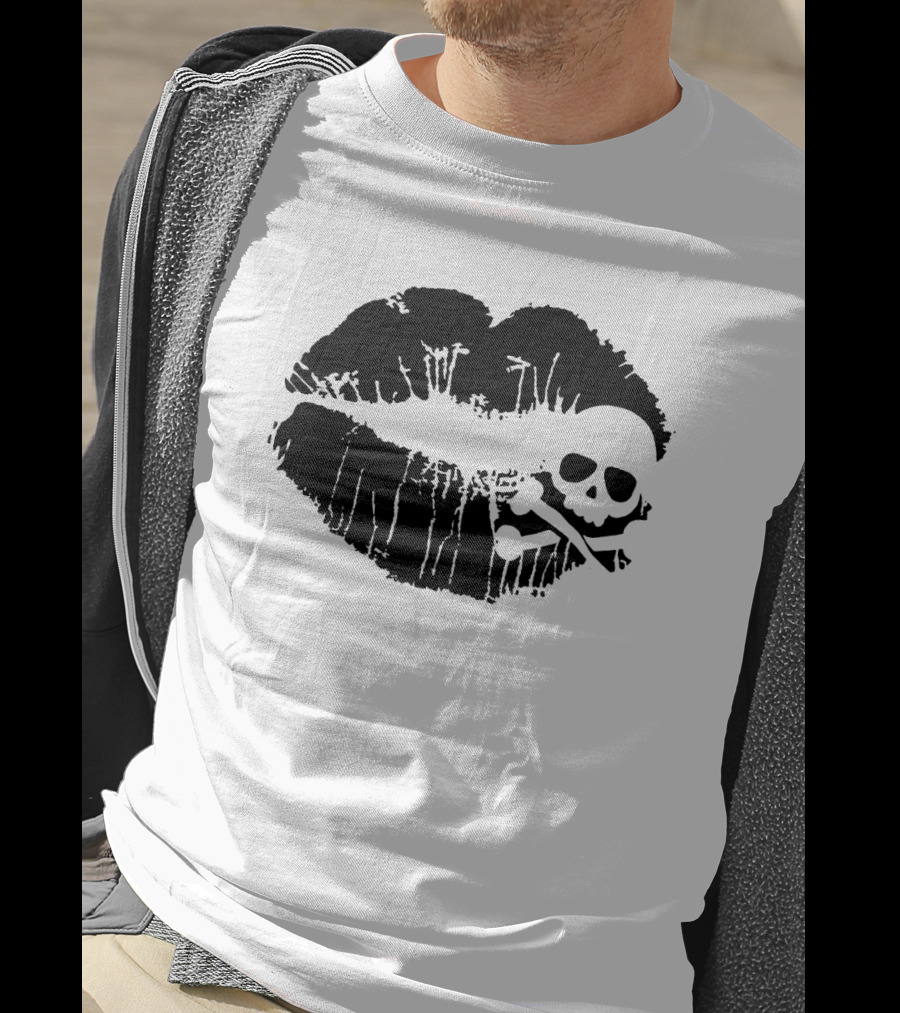 Skull Crossbones Lips Grunge T-Shirt