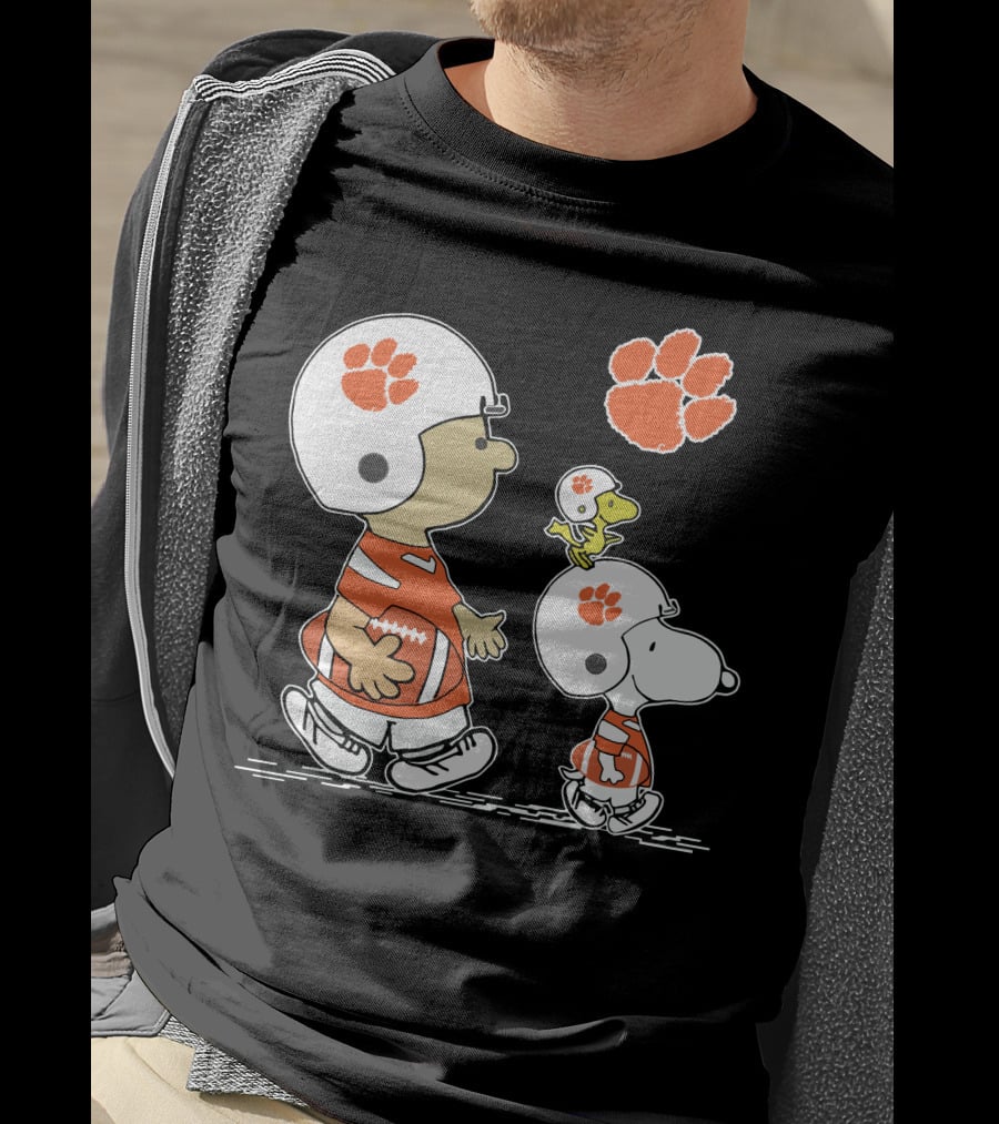 Clemson Tigers Snoopy Woodstock Peanuts Football Character Collaboration T-Shirt